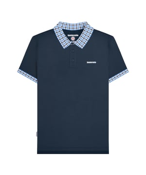 100% Katoen. Ontwerp: Gingham, Logo, Effen. Mouwtype: Korte Mouwen. Halslijn: Omgeslagen Kraag. 3-Knoopsluiting, Geweven Label. Pasvorm: Groot & Lang. Let Op: Houd Weg Van Vuur. XXL: 140 cm. 3XL: 150 cm. 4XL: 160 cm. 5XL: 170 cm.