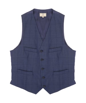 Bring timeless British style to your wardrobe with the Hackett London Men’s MYF Windowpane M Waistcoat in Steel Blue. Crafted in Romania from premium wool, this waistcoat features a sophisticated windowpane pattern in steel blue, adding subtle texture and depth to your outfit.

Color: Steel Blue – a versatile and refined shade, highlighted by the classic windowpane check for added style

Material:

Shell: 100% Wool – breathable, durable, and luxurious, perfect for all-season wear

Lining: 100% Viscose – soft, breathable, and comfortable against the skin

Craftsmanship: Made in Romania, showcasing Hackett London’s dedication to fine tailoring and quality

Ideal for pairing with a matching blazer for a sharp, formal look or combining with chinos for a smart-casual twist, this waistcoat is the perfect addition to elevate any ensemble.