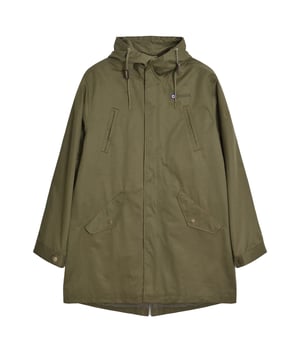 60% Katoen, 32% Polyester, 8% Nylon. Ontwerp: Badge, Geborduurd logo, Militaire knoop, Effen, Doelwit. Stoftechnologie: Douchebestendig. Rugsplit, Gevlochten koord, Merkknopen, Merkritssluiting, Metalen oogjes. Manchet: Geknoopt. Halslijn: Kapitein. Mouwtype: Met lange mouwen. Eigenschappen capuchon: Koord, Opgenaaid. Pasvorm: Overgedimensioneerd. Zakken: 4 voorzakken, intern, drukknoopsluiting, klepsluiting. Bevestiging: kliksluiting. Zoom: Koord, vissenstaart. S: 45,5 in. M: 48 in. L: 50 in. XL: 52,5 in. XXL: 55 in. 3XL: 57 in. 4XL: 60 in.