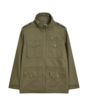 Materiaal buitenkant: 60% Katoen, 32% Polyester, 8% Nylon. Voering: Gaas. Ontwerp: Geborduurd, Logo, Effen, Ton-sur-ton. Stoftechnologie: Douchebestendig. Epauletten. Mouwtype: Met lange mouwen. Halslijn: Staande Kraag. Manchet: Lipje met aanraaksluiting. Pasvorm: Relaxed Boxy. Zakken: Binnenzak, 4 voorzakken, Knoopsluiting. Bevestiging: Volledige ritssluiting. Opgelet: Verwijderd houden van vuur. Taillelijn: Intern trekkoord. S: 44 in. M: 47 in. L: 49 in. XL: 51,5 in. XXL: 54 in. 3XL: 56 in. 4XL: 59 in.