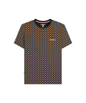 100% Baumwolle. Design: Rundum bedruckt, geometrisch, Logo. Seitennähte, Gewebtes Etikett. Hinweis: Von Feuer fernhalten. Rundhalsausschnitt. Kurzärmlig. S: 96,52 cm. M: 102 cm. L: 107 cm. XL: 112 cm. XXL: 116,84 cm. 3XL, 4XL: 121,92 cm.