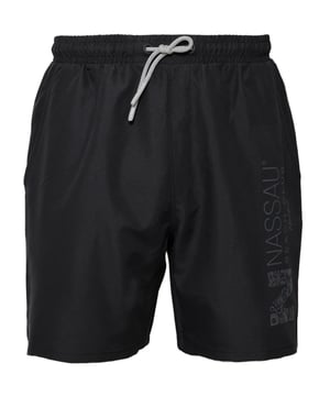 Tasche hinten  Die Nassau Beach Badehose bietet Stil und Funktionalität. Mit zwei seitlichen Eingrifftaschen und einer praktischen Gesäßtasche mit Klettverschluss ist sie ideal für Strand und Pool. Der elastische Bund  sorgt für eine perfekte Passform, während das schnelltrocknende Material hohen Tragekomfort garantiert. Perfekt für alle, die Wert auf Komfort legen.
