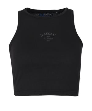 NB Logo  Das Nassau Beach Tanktop vereint Komfort und sportlichen Stil. Mit einem stilvollen NB Schriftzug auf der Brust und dem Logo auf dem Rücken ist es ein echter Hingucker. Der weiche, atmungsaktive Stoff sorgt für ein angenehmes Tragegefühl, während der lässige Schnitt optimale Bewegungsfreiheit bietet. Ideal für heiße Tage oder aktive Freizeit – perfekt für alle, die Qualität und modernes Design schätzen.