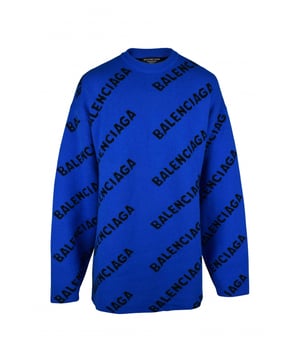 Jersey de lana azul de Balenciaga.Logotipo negro de Balenciaga estampado en diagonal por todo el jersey.Cuello redondo.Bordes acanalados.Mangas largas.98% lana.Made in Italy.