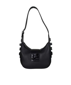 Bolso Christian Louboutin Carasky en piel granulada negra.Asa negra ajustable.Tachuelas metálicas en relieve en los laterales y en el centro.Cierre de correa.Bolsillo interior.Dimensiones: fondo 7 cm x alto 13 cm x ancho 18 cm.Made in Italy.