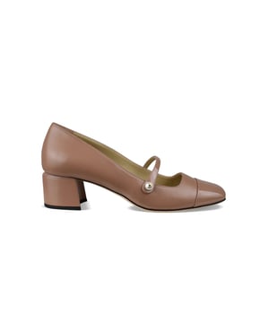 Elisa 45 Jimmy Choo Pumps aus braunem Leder.Quadratische Spitze aus Lackleder.Dünner Riemen mit einer weißen Perle verziert.Geprägtes Logo auf dem Absatz.4,5 cm hoher Blockabsatz.Sohle aus Leder.Made in Italy.