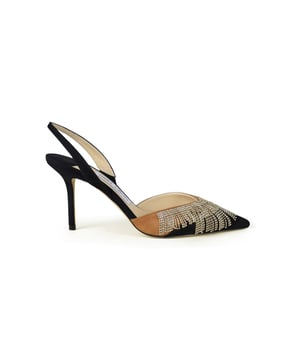 Salones Jimmy Choo, modelo Thia.Puntera en punta y tira trasera en ante negro y marrón.Franja de cadenas en la parte delantera.Altura del tacón 8.5 cm.Suela de cuero.Made in Italy.