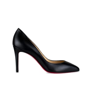Christian Louboutin Pigalle Pumps aus schwarzem Leder.Spitz zulaufende Spitze.8,5 cm hoher Absatz.Rote Sohle.Made in Italy.
