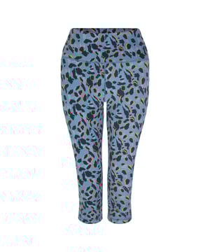 De 3-4 lichtgewicht fitness tight. Gemaakt van gerecycled, super sneldrogend materiaal om vocht van de huid weg te trekken. Squat-proof met zachte, elastische tailleband om alles op zijn plaats te houden. Platte naden zorgen voor een soepele, gestroomlijnde pasvorm. Met een verborgen zak voor sleutels en pasjes. Houdt je koel, voert je zweet af en flatteert je vorm. Bij dit product zijn 14 plastic flessen gerecycled. Materiaal: 85% Polyester, 15% Elastaan. Ref: DWJ454HAN.