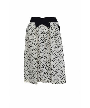 Falda Balenciaga blanca con estampados negros.Cinta negra.Cierre con cremallera en el lateral.81% seda, 13% triacetato, 6% poliéster.Made in Italy.