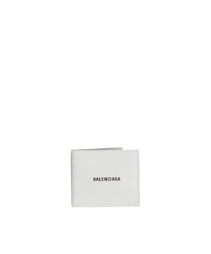 Cartera Balenciaga en piel blanca.Logotipo negro estampado.Ranuras para tarjetas de crédito.Ranura principal para billetes.Dimensiones: 11 cm x 10 cm.100% piel.Made in Italy.