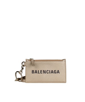 Balenciaga-kaarthouder van goudkorrelig leer.Zwarte logoprint op de voorkant.Gleuven voor creditcards en centrale ritssluiting.Afneembare nekband.Gouden metalen afwerking.100% leer.Gemaakt in Italië.