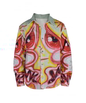 Chaqueta vaquera con efecto grafiti multicolor.Colección Heron Preston X Kenny Scharf.Dibujo de una cabeza de monstruo.Puños abotonados.Cierre con botones en la parte delantera.Bolsillo con solapa en el pecho.Parche de cuero blanco con el logotipo en la manga.100% algodón.