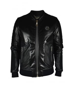 Chaqueta bomber Philipp Plein de piel negra con cierre de cremallera.Inserciones de ante y piel en las mangas y en la espalda.Elástico negro en cintura y puños.Placa con logo de PP en la parte delantera.Bolsillos laterales.Made in Italy.