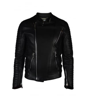 Chaqueta biker de Philipp Plein en piel negra con cierre de cremallera.Inserciones de piel en los hombros.Cierre de manga con cremallera.Logotipo de PP en la espalda.Bolsillos en la parte delantera.100% cuero.Made in Italy.
