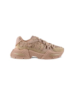 Airmaster Sneakers von Dolce&Gabbana in Beige.Design mit Einsätzen aus Leder, Wildleder und Spitze.Zunge mit Logo-Patch.Fersenkappe aus beigem Leder.Verschluss mit beigen Schnürsenkeln.Dicke Sohle aus Gummi.Geprägtes DG-Logo auf der Rückseite der Sohle.Made in Italy.