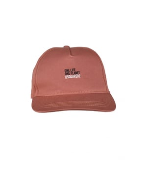 Gorra de algodón terracota Dsquared2.Inscripción en negro  One Life One Planet  en el anverso.Inscripción del logotipo en blanco en la parte delantera.Inscripción bordada en blanco en la espalda.Gorra ajustable.Made in Italy.