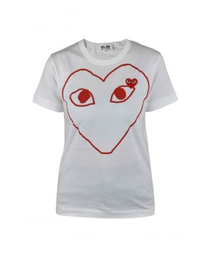 Comme des Garçons T-shirt van wit katoen.Iconisch hart met rode contouren bedrukt.Geborduurd rood hartlogopatch op de borst.Ronde kraag.Korte mouwen.