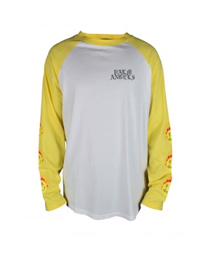 Camiseta de manga larga Palm Angels.Color blanco con mangas amarillas.Logotipo de la firma en la parte delantera. Detalle de tres llamas sonrientes en las mangas. 100% algodón.