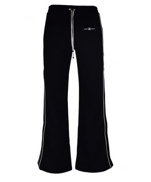 Amiri broek van zwart polyester en katoen.Zwart katoenen schouderstuk.Onderstuk van zwart polyester.Witte MA-logoprint.Witte lijndetail langs de pijpen.Zijzakken.Eén achterzak.Elastische taille met trekkoord.Zwarte logopatch op de achterkant.Gemaakt in Italië.