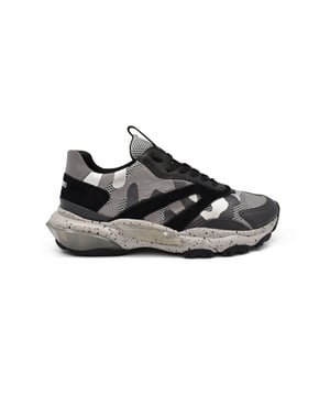Schwarze und silberne Valentino Sneakers Bounce Camouflage Sneakers aus Stoff und Leder.VLTN-Logo auf der Zunge.Gummisohle mit Sprüheffekt und seitlich eingraviertem Logo.Made in Italy.
