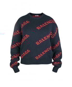 Jersey Balenciaga de lana azul marino.Logotipo rojo de Balenciaga estampado por todo el jersey.Bordes acanalados.Mangas largas.Made in Italy.