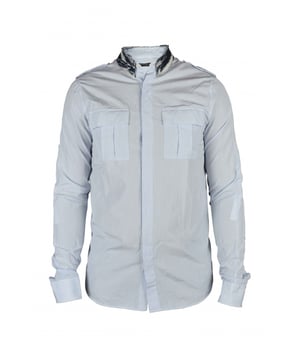 Balmain blauw geruit overhemd met donkerblauw en witte denim kraag.Twee zakken aan de voorkant.100% katoen.Gemaakt in Italië.