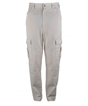 Pantalón cargo Isabel Marant Pascuale en color crudo.Dos bolsillos laterales con cierre de botón.Bolsillos laterales.Bolsillos traseros.Cierre de cremallera.Trabillas en la cintura.80% algodón, 20% cáñamo.