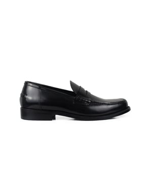 Mocasines de cuero negro brillante.100% piel de beccero.Suela de cuero.Zapatos hechos a mano.Made in Italy.