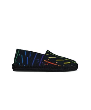 Valentino Garavani Espadrilles aus schwarzem Canvas.Mehrfarbiger VLTN-Logoaufdruck auf dem gesamten Schuh.Umklappbare Fersenkappe.Sohle aus schwarzem Naturseil.Laufsohle aus Gummi mit Logo.Made in Spain.