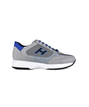 Interactive H Hogan Sneakers aus grauem Wildleder.Einsätze aus technischem Mesh an der Oberseite.Blaue Schnürsenkel.Fersenkappe aus blauem Wildleder.Weiße Gummisohle.Seitliches H-Logo aus blauem Wildleder.Herausnehmbare Einlegesohle aus Schaumstoff.Made in Italy.