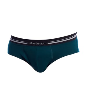 De ademende, anatomische boxershort voor mannen, ook wel bekend als 'ademende, anatomisch ontworpen boxershort', is een geavanceerde optie in de categorie herenondergoed. Dit type boxershort wordt gekenmerkt door het ergonomische ontwerp dat perfect aansluit op de vorm van het mannelijke lichaam en optimale ondersteuning en comfort biedt.

Gemaakt van ademende technische stoffen zoals modal-katoen of snel drogende synthetische materialen, houdt de ademende geweven boxershort de huid de hele dag koel en droog. De constructie staat effectieve luchtcirculatie toe, vermindert vochtophoping en biedt een constant gevoel van frisheid.

Het anatomische ontwerp aan de voorkant zorgt voor een nauwkeurige en comfortabele pasvorm, met extra ondersteuning waar het het meest nodig is. De elastische tailleband zorgt voor een goede pasvorm zonder irritatie te veroorzaken, terwijl de gladde, platte naden schuren voorkomen en het comfort maximaliseren.

Beschikbaar in verschillende kleuren en stijlen, combineert de ademende, anatomische boxershort functionaliteit met stijl, en past het zich aan aan verschillende persoonlijke voorkeuren en dagelijkse behoeften.

De ademende, anatomische boxershort is de ideale keuze voor mannen die op zoek zijn naar een combinatie van geavanceerd comfort, ondersteuning en langdurige frisheid in hun dagelijkse ondergoed. Het technische ontwerp en de hoogwaardige materialen zorgen voor uitzonderlijke prestaties en een bevredigende draagervaring op elk moment.
Samenstelling: 96% Katoen, 4% Elastaan
Onderhoud:
- Wassen op maximaal 40º.
- Gebruik geen bleekmiddel.
- Niet geschikt voor de droger.
- Niet strijken.
- Niet chemisch reinigen.