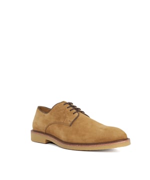 It's all in the detail with our hybrid suede Banford profile. Resting on a comfortable lightweight sole, this lace-up Gibson features exposed stitching along a contrasting trim, and a herringbone collar. The ultimate smart/casual choice.