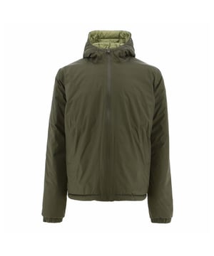 Kies dit seizoen voor een moderne look met het BERGEN donsjack voor heren. Deze jas is zowel trendy als prestatiegericht en is de perfecte jas onder alle omstandigheden, met een gewatteerde kant die je warm houdt en een waterdichte kant met paspelzakken en een aquagard-ritssluiting die je droog houdt.