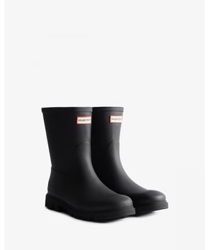 Introducing the newest addition to the Hunter family, our fully waterproof Men's Downpour Short Boot. With a sleek upper design and a lightweight moulded outsole, the unique tread has taken influence from natural shapes found in landscapes. Handcrafted and finished with a heritage topbind, this men's black short boot has been engineered to have a more modern and voluminous calf fit.



Certified vegan
Waterproof
Handcrafted with a sleek upper design
100% Recycled polyester lining
Moulded footbed for enhanced comfort and support
Lightweight rubber outsole with Hunter Downpour tread pattern
Outsole traction for added grip on surfaces
Crafted from natural vulcanised rubber with a matte finish
Engineered to have a more modern and voluminous calf fit
Heritage topbind



Insole: 100% Post-consumer recycled polyester and latex sponge foamLining: 100% Post-consumer recycled polyesterUpper material: 100% RubberOutsole material: 100% Moulded lightweight rubber
HFRM0002251