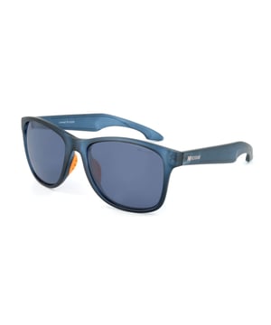 Estas gafas de sol para hombres Kodak combinan un diseño deportivo y moderno con detalles vibrantes que las hacen destacar.

Forma y diseño:
- Gafas de sol Kodak con una forma cuadrada curva.

Material del marco:
- El marco de estas gafas de sol deportivas está hecho de policarbonato, un material conocido por su resistencia al impacto y ligereza.

Patillas de metal:
- Las patillas también están hechas de policarbonato, a juego con el material del marco.

Detalles de la marca:
- Marca Kodak en las patillas.

Lentes:
- Polarizadas: Sí.
- Progresivas: Sí, compatibles con lentes progresivos.
- Graduación: Sí, adaptables a tus necesidades visuales.
- Protección 100% UV400.

El color de las lentes de las gafas de sol puede variar ligeramente de las imágenes debido a efectos de iluminación o ajustes en el acabado del material, ¡pero siempre mantendrán su estilo y calidad! 
Medidas: Altura de la lente: 43 mm. Ancho de la lente: 55 mm. Puente: 18 mm. Patillas: 140 mm.
Composición: Policarbonato
Cuidado:
Usa un paño de microfibra para limpiar las lentes y evitar rayones.