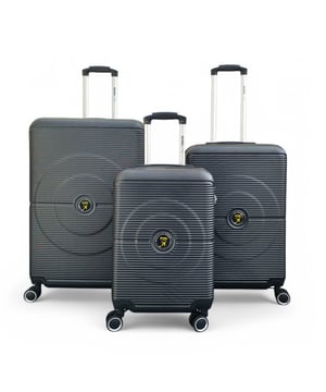 Afronta cada viaje con confianza usando este equipaje Hardshell. Diseñadas para durabilidad, manejo suave y almacenamiento seguro, estas maletas son perfectas para vacaciones y viajes diarios. Con su construcción sólida y características prácticas, disfrutarás de un empaque sin estrés y una fácil navegación por el aeropuerto. Características: • Exterior Hardshell duradero: la carcasa exterior resistente ayuda a proteger tus pertenencias de impactos y manejo brusco durante el tránsito. • Cerradura de combinación integrada: mantén tus artículos seguros con una cerradura incorporada que cumple con los estándares internacionales de seguridad aeroportuaria. • Sistema giratorio de 8 ruedas: las ruedas dobles de 360° brindan un rodamiento suave y estable en cualquier dirección, lo que facilita el deslizamiento a través de terminales concurridas. • Ligera y lista para viajar: el diseño fuerte pero ligero garantiza un levantamiento fácil y una maniobrabilidad sin esfuerzo. Tamaño y especificaciones: • Cabina: 56 x 35 x 20 cm | Peso: 2.5 kg | Capacidad: 35L • Mediana: 66 x 42 x 25 cm | Peso: 3.0 kg | Capacidad: 55L • Grande: 76 x 48 x 28 cm | Peso: 3,5 kg | Capacidad: 85L NOTA: ¡Estas maletas se venden individualmente, no como conjunto, así que seleccione su tamaño preferido!