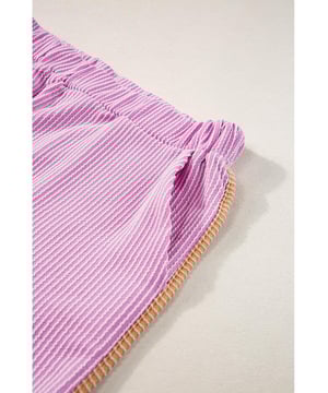 Nuestros estilos están diseñados con un look ajustado y moderno siguiendo un estándar de talla internacional. Para el mejor ajuste, sugerimos elegir una talla más que la habitual. ¡Asegúrate de consultar nuestra tabla de tamaños para encontrar tu combinación perfecta!  
  Diseñado para mujeres  
  Look elegante y sofisticado  
  Confeccionado con materiales de alta calidad  
  Diseñado para la comodidad y el estilo  
