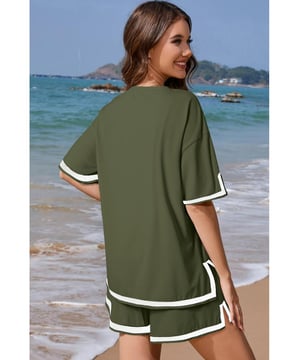 Our styles are designed with a trendy fitted look in mind following an international size standard. For the best fit we suggest choosing one size up from your usual. Be sure to check our sizing chart to find your perfect match!
  Designed specifically for women
  Crafted with precision and attention to detail
  Ideal for adding a touch of glamour to any outfit
Material: 95% Polyester 5% Elastane