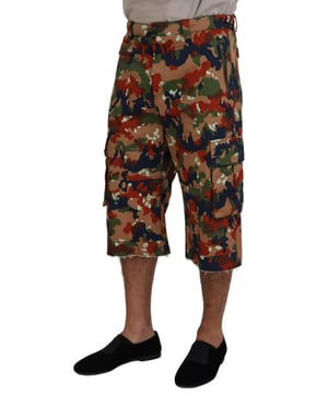 Shorts cargo 100% auténticos de Dolce & Gabbana  
  Estilo: Shorts cargo  
  Color: Multicolor  
  Material: 100% algodón  
  Calce: Ajuste regular  
  Detalles del logo  
  Hecho en Italia  
  Género: Hombre