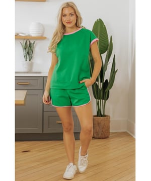 Our styles are designed with a trendy fitted look in mind following an international size standard. For the best fit we suggest choosing one size up from your usual. Be sure to check our sizing chart to find your perfect match!
  Bright Green Two Tone Contrast Textured Crewneck Tee and Shorts Set
  Crew neck design
  Short sleeves for a casual and relaxed feel
  Textured fabric for added depth and dimension
Material: 50% Cotton 47% Polyester 3% Elastane