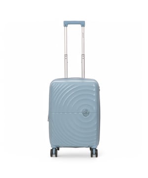 Upgrade uw reisuitrusting met deze uitbreidbare koffer van hard polypropyleen, ontworpen voor duurzaamheid, veiligheid en maximaal inpakgemak. Of u nu reist voor zaken of plezier, deze lichtgewicht maar toch stootvaste bagage zorgt voor soepele en stressvrije reizen. Kenmerken: Premium polypropyleen materiaal - Sterk, duurzaam en bestand tegen schokken, waardoor uw bezittingen goed beschermd blijven. Geïntegreerd combinatieslot - Ingebouwd beveiligingsslot om uw waardevolle spullen veilig te houden. Uitbreidbaar ontwerp - Alle maten zijn voorzien van een uitbreidbare rits, voor extra opbergruimte wanneer nodig. 8-wiel spinner systeem - Dubbel 4-wiel ontwerp zorgt voor moeiteloze 360° beweging voor eenvoudige navigatie. Ergonomische telescopische handgreep - Verstelbare handgreep voor comfortabel en soepel gebruik. Afmetingen en specificaties: Cabine: 55 x 37 x 22 cm (uitbreidbaar tot 27 cm) | Gewicht: 3,0 kg | Inhoud: 45L Ontworpen voor reizigers die extra capaciteit, duurzaamheid en veiligheid nodig hebben, biedt deze bagageset een slank, modern ontwerp en zorgt voor een zorgeloze reiservaring. Reis slim, pak meer in en verhuis met gemak!