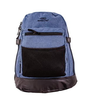 Rugzak 40x20 x25 cm Onder de stoel reistas voor EasyJet, Ryanair · RYANAIR-COMPLIANT EN CABIN-READY: Ontworpen om te voldoen aan de gratis handbagage eisen van Ryanair, waardoor u extra kosten kunt vermijden. Het is ook goedgekeurd voor gebruik in de cabine bij andere grote luchtvaartmaatschappijen, waaronder British Airways, Emirates, Lufthansa, Virgin Atlantic, KLM en meer. · GOEDGEKEURD VOOR DE MEESTE GROTE LUCHTVAARTMAATSCHAPPIJEN: Compatibel met handbagage richtlijnen van grote luchtvaartmaatschappijen zoals Ryanair, British Airways, EasyJet en andere, deze tas helpt u geld te besparen en vermindert reisstress voor een soepelere luchthavenervaring. · SUPERIEURE KWALITEIT & DUURZAAMHEID: Gemaakt van hoogwaardige materialen, is deze tas gebouwd voor duurzaamheid, biedt langdurige sterkte en betrouwbaarheid, waardoor hij perfect is voor reizen, gebruik in de sportschool of dagelijkse activiteiten. · VEELZIJDIGE OPBERGMOGELIJKHEDEN: Met een ruim hoofdvak, een dubbel voorvak en vijf kleinere vakken biedt deze tas voldoende opbergruimte voor essentiële spullen zoals je telefoon, portemonnee, bril en boeken, zodat je ze georganiseerd en gemakkelijk toegankelijk kunt houden. · COMFORTABEL EN FUNCTIONEEL ONTWERP: Ontworpen met gewatteerde schouderbanden en een handige handgreep aan de bovenkant, zorgt deze tas voor comfort zonder dat dit ten koste gaat van de functionaliteit, waardoor het de ideale metgezel is voor elke reis. · SPECIFICATIES: Afmetingen: 40 x 25 x 20 cm | Gewicht: 0,5 kg | Inhoud: 20 l