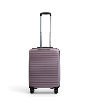 Viaje con confianza y estilo con esta maleta de cabina rígida expandible. Diseñada para ofrecer el máximo espacio, seguridad y durabilidad, esta maleta es perfecta para cualquier viaje, ya sea una escapada corta o unas vacaciones prolongadas. Características: • Construcción rígida duradera: el exterior resistente a los impactos protege sus pertenencias, incluso en los viajes más difíciles. • Capacidad expandible: expanda fácilmente su equipaje hasta un 20% con la función de expansión con cremallera, creando espacio adicional para recuerdos y más. • Cerradura de combinación TSA: la seguridad incorporada garantiza que sus objetos de valor se mantengan seguros y cumple con los estándares de seguridad de viaje para facilitar el acceso al aeropuerto. • Sistema giratorio de 4 ruedas: deslícese sin esfuerzo por aeropuertos o estaciones de tren abarrotados con una suave maniobrabilidad de 360°, que ofrece mayor estabilidad y manejo. Tamaño y especificaciones: • Cabina: 55 x 39 x 24 cm (se expande a 29 cm) | Peso: 2.7 kg | Capacidad: 50 L