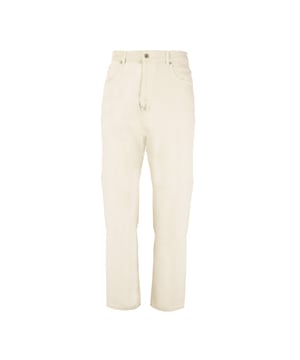 GAS herenjeans zijn het toonbeeld van authentieke en veelzijdige stijl. Ze zijn gemaakt van denim van hoge kwaliteit en bieden de perfecte combinatie van comfort, duurzaamheid en eigentijds design. Ze zijn verkrijgbaar in verschillende pasvormen en wassingen en passen bij elke gelegenheid, van casual tot verfijnd, en weerspiegelen de essentie van het merk voor dynamische, detailgerichte mannen.
