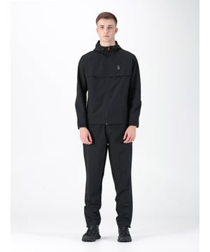 LUKE introduces this technical zip-through jacket and trouser set made using innovative fabrics. It is cut from a unique moisture wicking fabric that draws the moisture away from the body, so you stay cool and dry. This set is perfect for days at the gym or for training sessions.