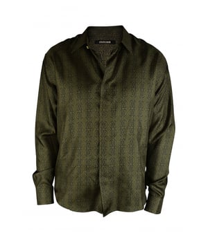 Zijden overhemd met Roberto Cavalli-print.RC-print met monogram.Klassieke kraag met een gouden metalen knoop in de vorm van een panterkop.Knoopsluiting.Manchetten met knopen.100% zijde.Gemaakt in Italië.