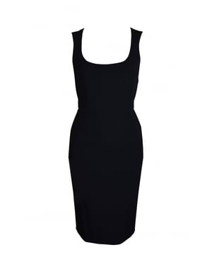 Langes schwarzes Kleid von Dolce & Gabbana.Details nähen.Reißverschluss und Schlitz hinten.33% Acetat, 3% Elasthan, 64% Viskose.Made in Italy.