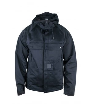 Chaqueta azul de poliéster C.P. Company.Cuello alto con capucha con cordón.Parche con logotipo.Bolsillos con cremallera.Bolsillos con automáticos.Cierre principal con automáticos y cremallera.Mangas largas.