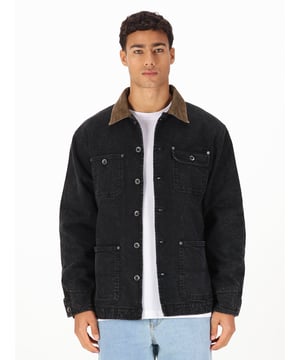 An absolute transitional wardrobe staple, LUKE introduces this expertly crafted denim shacket. Perfect for layering in the cooler months. It sports a stylish contrast cord collar. Its styled with two chest pockets that feature LUKE denim buttons and two lower front open pockets for all of your essentials. It is then lined with a stylish checked premium cotton fabric for your comfort.